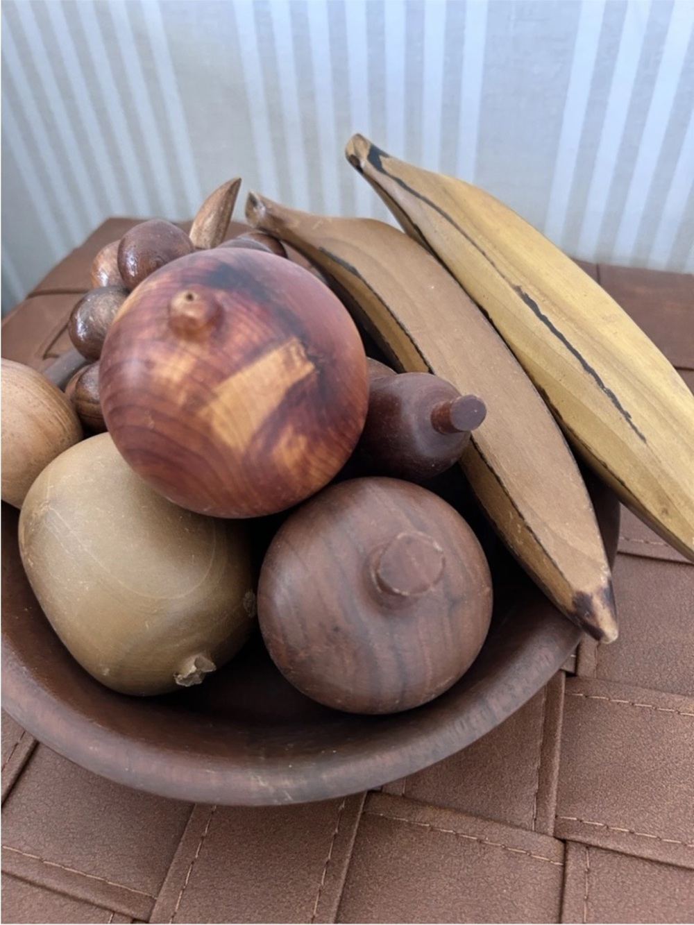 Vintage Mid Century Modern John Cowden Hand Carved Wood Mixed Fruit and Bowl - Picture 4 of 6